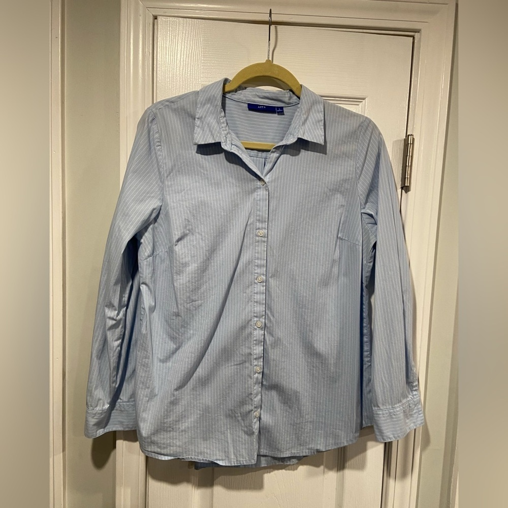 Apt 9 Size L Blue White Pin Stripe Button Down Collared Long Sleeve Shirt